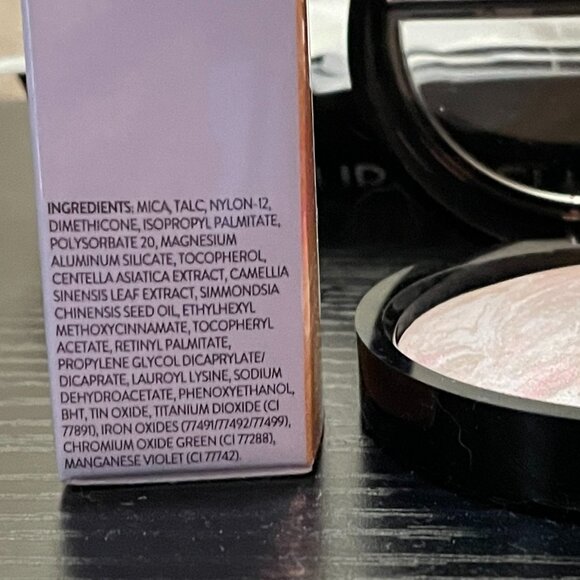 Laura Geller Balance N' Brighten in Porcelain with brush - Picture 2 of 2